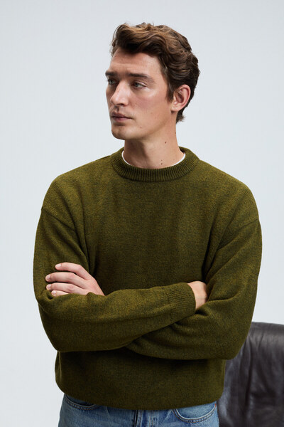 GRIMELANGE Ανδρικό πλεκτό πουλόβερ με λαιμόκοψη TROMSO, από ανακυκλωμένο υλικό, χακί