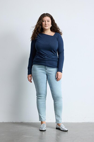 LUOKK Patra Asimetrik Yaka Uzun Kollu Büyük Beden Bluz