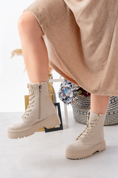 Abay Shoes Γυναικείες καθημερινές μπότες με χοντρή σόλα σε μπεζ χρώμα με λεπτομέρεια με κορδόνια και φερμουάρ