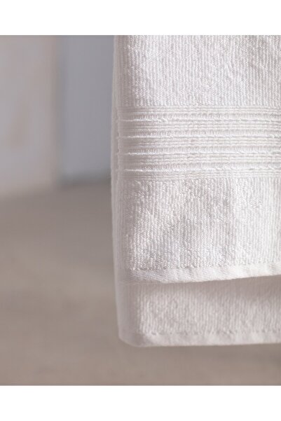 Madame Coco Gestreiftes Dobby-Badetuch – Hotelkollektion