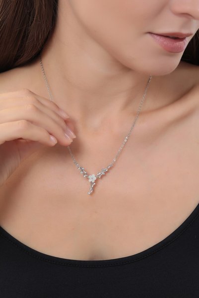 Bijuty Women's Daisy Steel Necklace - Silver Color - (with Surprise Gift)