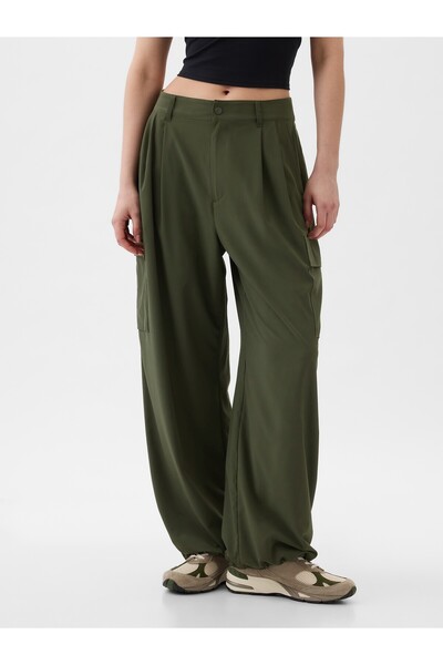 GAP Kadın Haki GapFit High Rise Runaround Kargo Jogger Pantolon