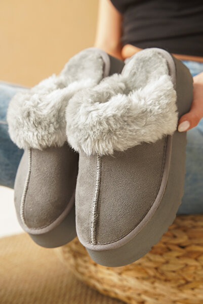 Capone Outfitters Γυναικείες παντόφλες με κλειστά δάχτυλα Ericka Furry