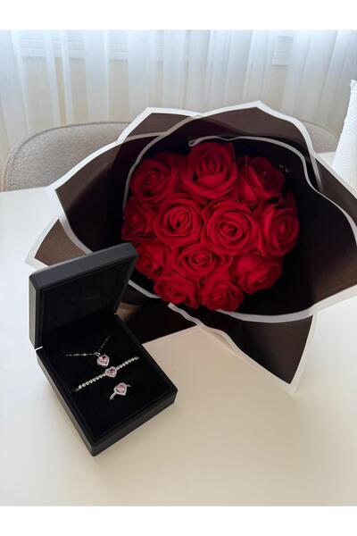 HKN AVM ACCESSORİES Işıklı Kutuda Çelik Kolye Kalpli Yüzük Kolye Bileklik Gül Buketi Yılbaşı Sevgililer Günü Hediyesi