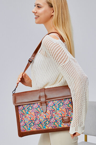 Vardo Δερμάτινη θήκη και χαρτοφύλακας Helene Long Strap '' Macbook Pro-Air 15 ιντσών 42x28