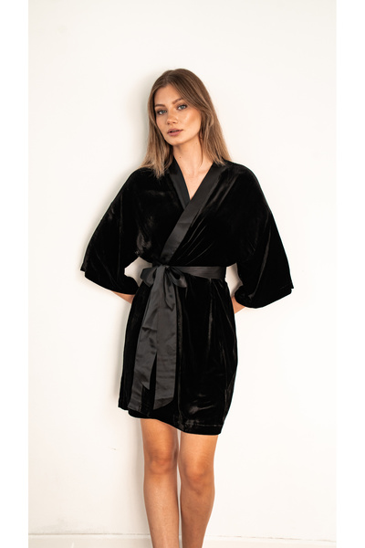 ICON SILK ثوب كيمونو حريري/مخملي (أسود)