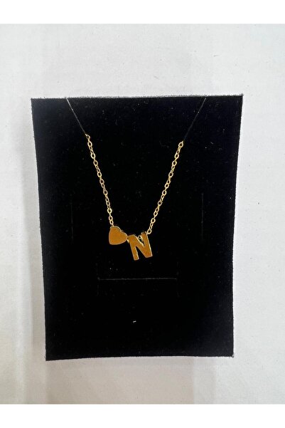 Meyra Accessories قلادة من الفولاذ المقاوم للصدأ غير قابلة للتشوه - قلادة ذهبية أنيقة بتفاصيل حروف وقلوب