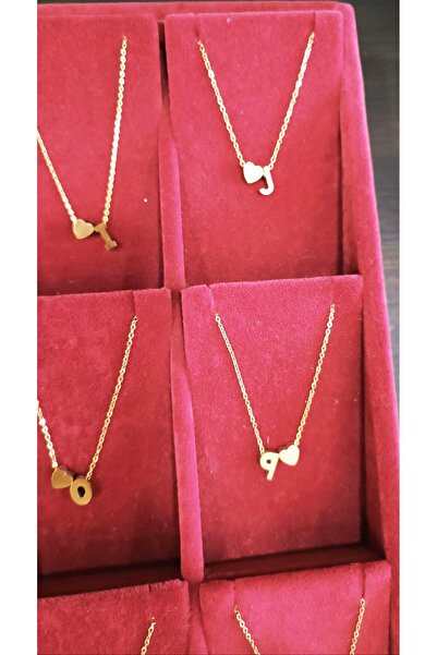 Meyra Accessories قلادة من الفولاذ المقاوم للصدأ غير قابلة للتشوه - قلادة ذهبية أنيقة بتفاصيل حروف وقلوب