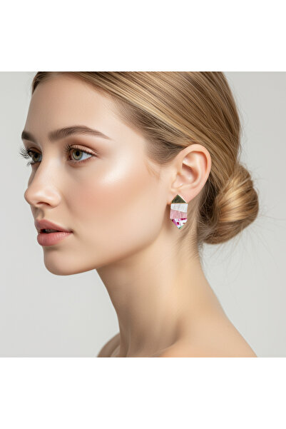 nevamor أقراط ذهبية وردية غير متماثلة بتفاصيل مثلثة