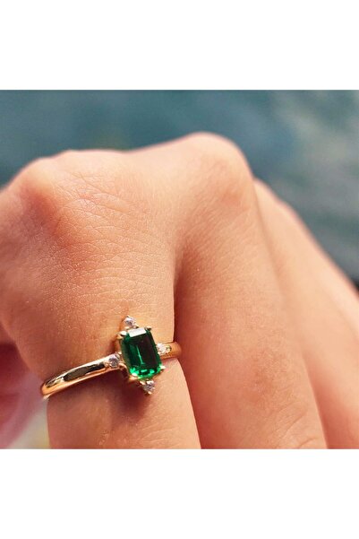 FasekGold Octagon Kesim Zümrüt Taşlı 0.95 Karat Pırlanta Montorü Şık 925 Ayar Gümüş Yüzük