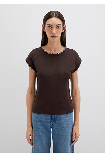 Mavi Καφέ μπλουζάκι με λεπτομέρεια ρίγες Εφαρμοσμένο στο σώμα / Εφαρμοσμένο στο σώμα 1613696-70236