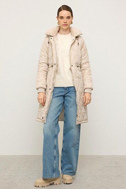 Olcay Çıkabilir Kapüşonlu Yakası Kürk Detaylı Kapitone Mont TAŞ 6624