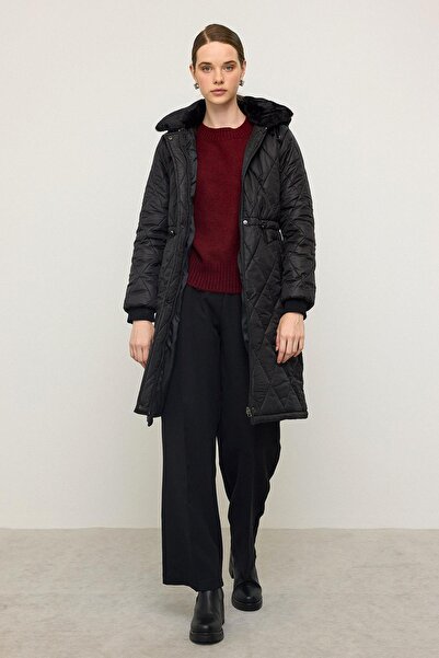 Olcay Černý prošívaný kabát – odepínací kapuce a kožešinový límec 6624