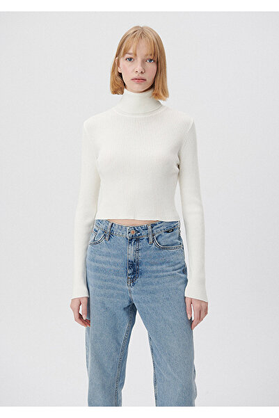 Mavi Boğazlı Beyaz Kazak Fitted / Vücuda Oturan Kesim 1710143-81964