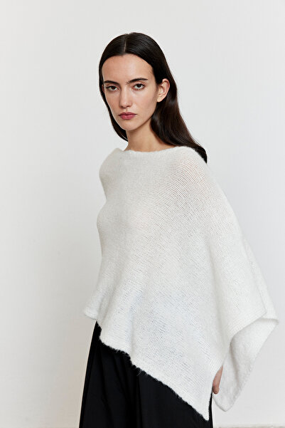 FACETTE Asymmetrical Cut Knitwear Poncho Ecru