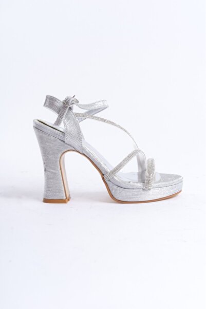 İNNA Дамски вечерни обувки Inna Olusta с камъни по токовете