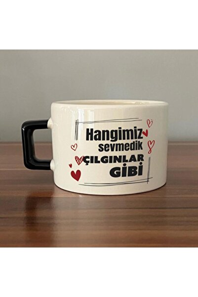 Kırtasiye Ofisi كوب C بمقبض أسود مطبوع عليه عبارة "Who We Didn't Like The Crazy