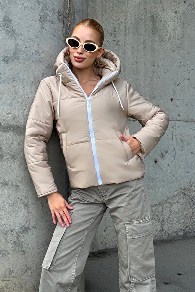 Keyifli Moda Kadın Bej Su Geçirmez Kapüşonlu Şişme Mont