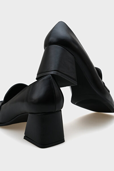 Capone Outfitters Dámské boty Rachel Blunt Toe na středním podpatku