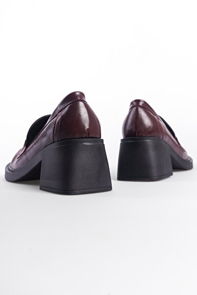 Capone Outfitters Жіночі лофери з металевою пряжкою Maureen