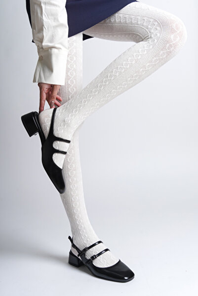 Capone Outfitters حذاء ماري جين مفتوح الظهر بمقدمة بيضاوية وحزام مزدوج للنساء