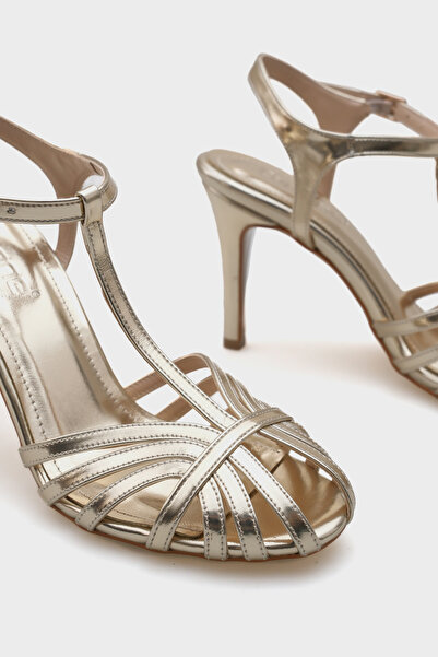 Capone Outfitters Daniela Oval Toe Cage t Strap Thin Heeled Women's Sandals