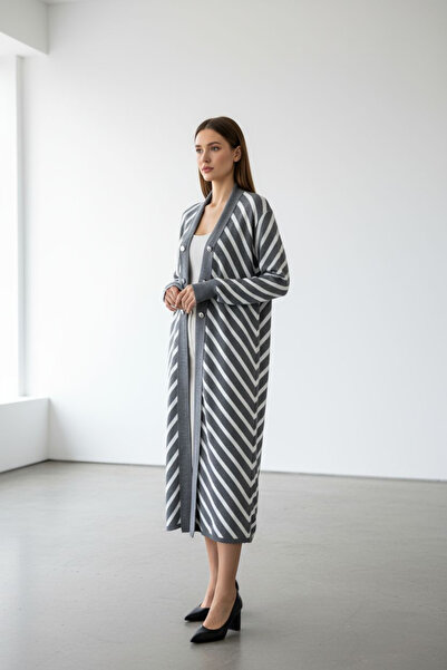 ENDAMIM Cardigan Long Knitwear Button Detail Without Closure