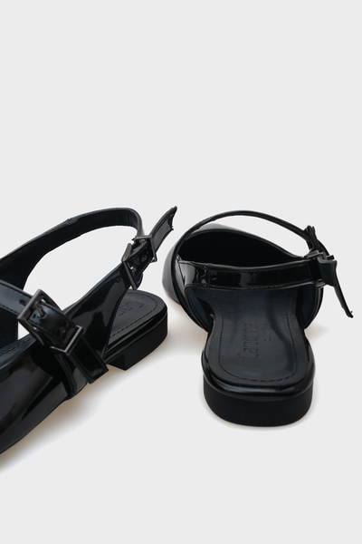 Capone Outfitters Detailní dámské baleríny se špičatou přezkou s otevřenou zadní částí