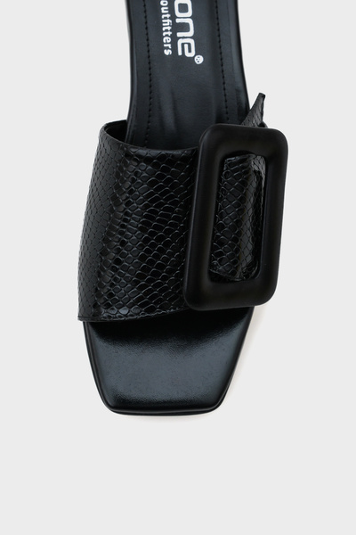 Capone Outfitters Papuci de damă Malia cu toc scurt, cu cataramă, din piele lacuită, crocodil