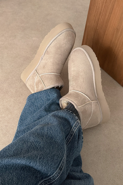 LUTVELIZADE Bot 2519 - İçi Kürklü Kalın Tabanlı Bej Süet Kadın Bot