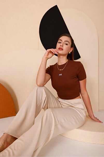 Piyera تي شيرت نسائي بقصة قصيرة للاستخدام اليومي بأكمام قصيرة وتصميم عصري بال...