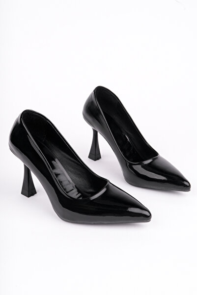 Madam Tarz Tobias Thin Heel Flat Stiletto