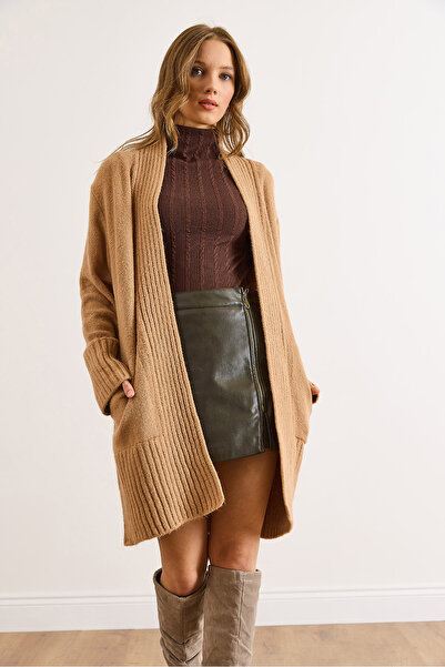 Olalook Women's Camel Pocket Collar Detailed Soft Textured Knitwear Cardigan Hrk-19000322