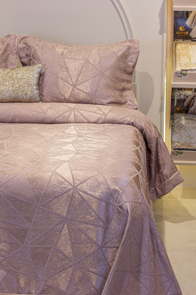 Güzide LİSA YATAK ÖRTÜSÜ GÜL KURUSU-ÇİFT KİŞİLİK ( 4 PARÇA )