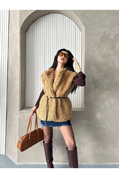 Captival Women's Belted Zero Sleeve Plush Vest