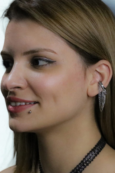 Cadının Dükkanı Kristal Taşlı Çok Katlı Zincirli Cerrahi Çelik EarCuff Küpe