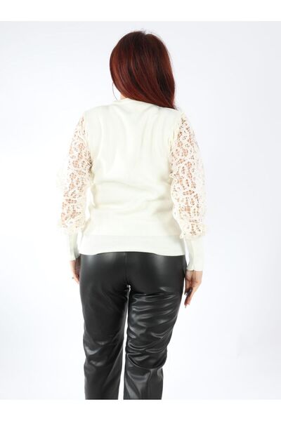 CHIC CITY Women's sweater with lace sleeves