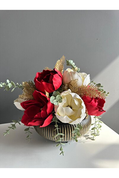 Luvienn Flat Antique Gold Red Wet Textured Magnolia Flower Arrangement - Vase Flower Table Flower