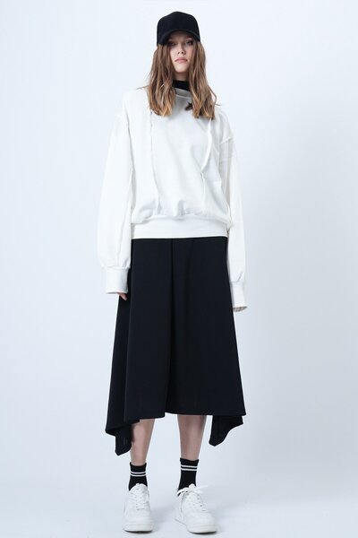 VAGGON Oversized Design Sweatshirt with Stitching Detail