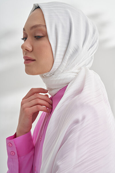 ARMANDA Nanya Jakar Line Patterned Shawl - Cream