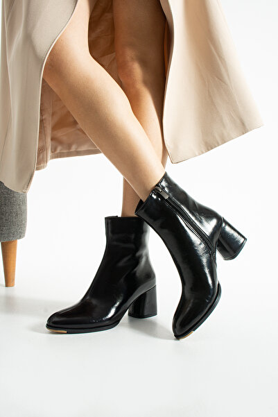 RevanStep Γυναικείες μπότες από λουστρίνι με τακούνι 6 εκ. - Μποτάκια με μυτε...