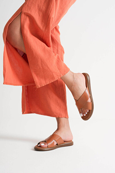 TRENDELLA Weasley Tan Genuine Leather Slippers