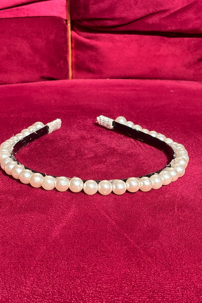 YASEMİN KAPLAN Stylish Hair Crown with Pearl Stones