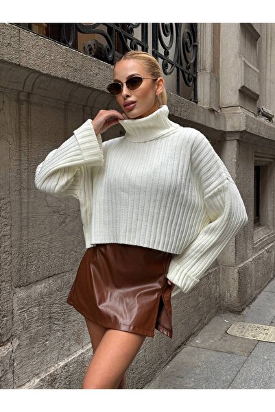 Le Savu Sevunera Balıkçı Yaka Fitilli Triko Oversize Kol Kıvrım Detaylı Beyaz Renkli Crop Kazak