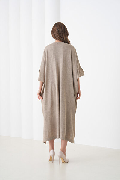 MAMAYAGA Stylish Wide-Fit Poncho Jacket with Front Buttons and Asymmetrical Cut Batwing Sleeves Suitable for Women's Hijab