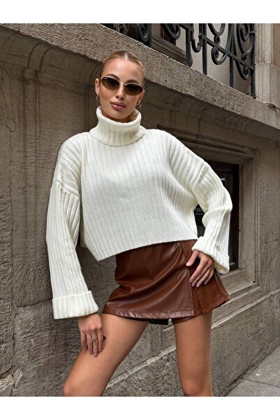 Le Savu Sevunera Balıkçı Yaka Fitilli Triko Oversize Kol Kıvrım Detaylı Beyaz Renkli Crop Kazak