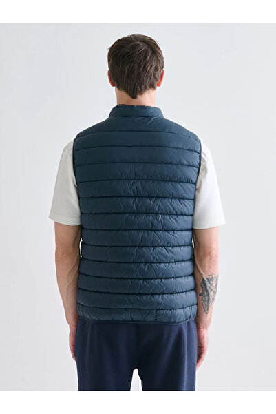 LC Waikiki Standard Mold Stand Collar Men's Puffer Vest