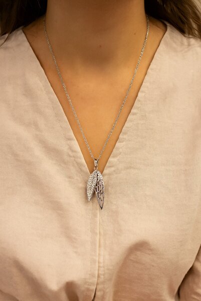 The Store of Ours قلادة نسائية من الفولاذ المقاوم للصدأ بلون فضي مع تفاصيل عل...