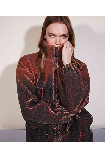 Twist SLOGAN BASKILI MONT