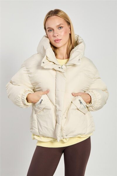 BARRELS AND OIL Women's Hooded Puffer Jacket with Side Pockets - Ecru